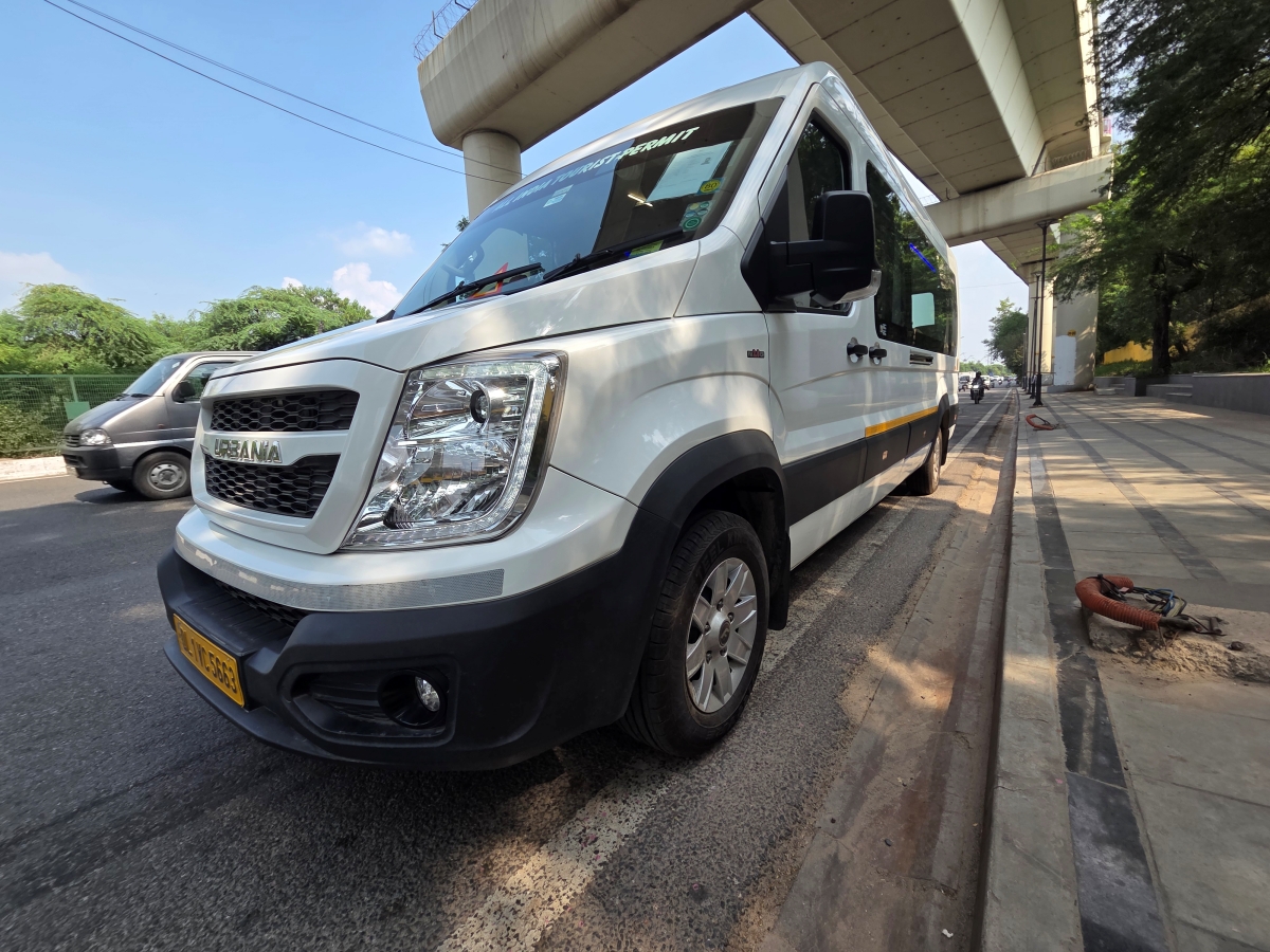 Travel Together in Comfort: 9 to 17 Seater Options