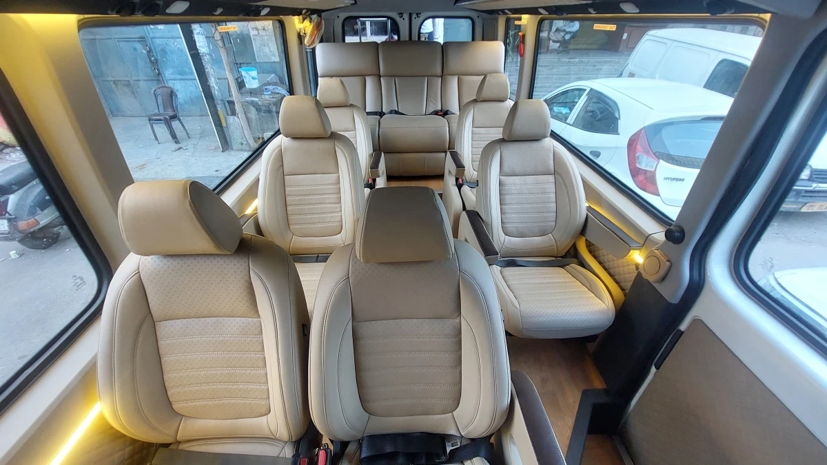 9 Seater Premium Maharaja Force Urbania 9 Seater Premium Maharaja Force Urbania