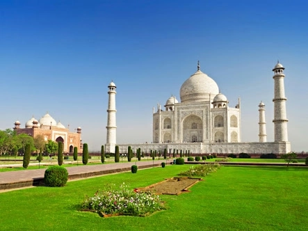 Force Urbania Rent from Delhi to Agra Taj Mahal Force Urbania Rent from Delhi to Agra Taj Mahal