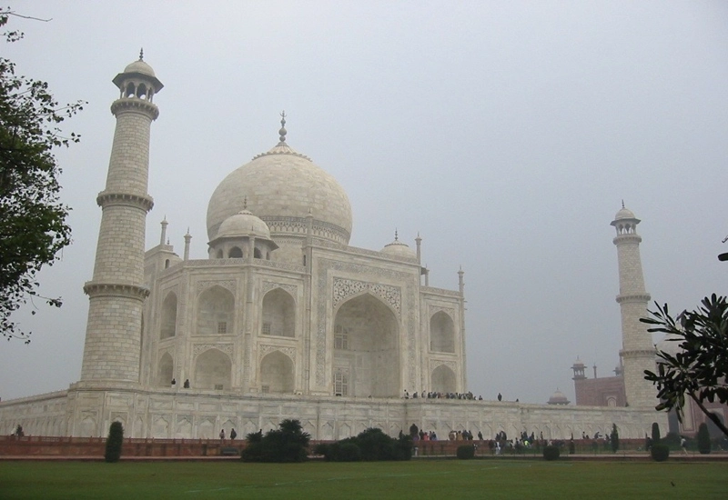Agra to Rajasthan in a 12-Seater Minivan: Itinerary & Travel Tips
