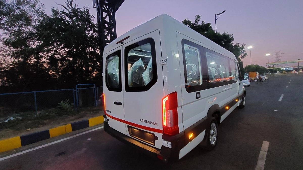 9 to 16 Seater Urbania Van Hire from Jaipur for Outstation Family Trips